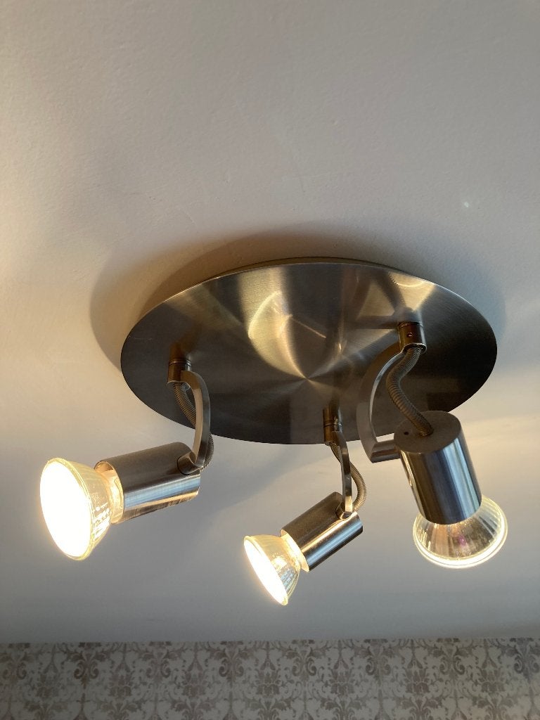 Spots 3 lampen – 2stuks plafond – armatuur – verlichting, Huis en Inrichting, Ophalen, Zilver, Gebruikt, Inclusief lichtbron