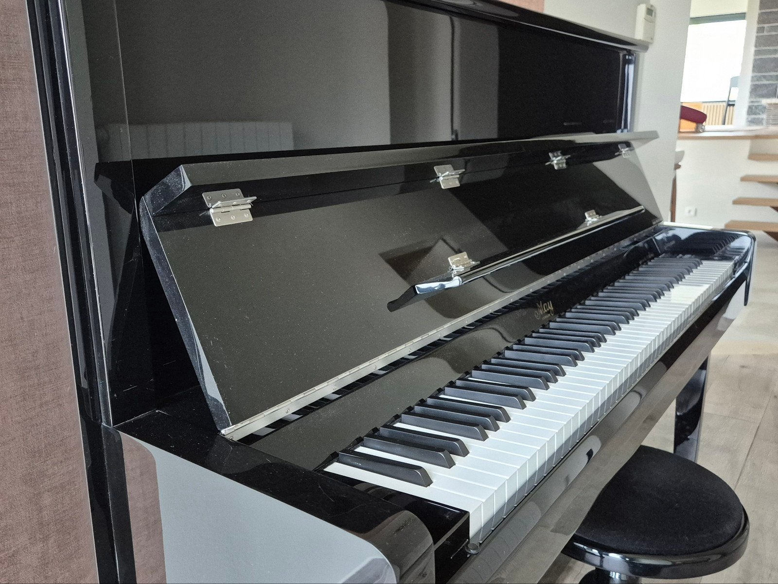 Moderne May Berlin Piano (by Schimmel) Zwart Hoogglans 121cm, Muziek en Instrumenten, Ophalen, Zwart, Zo goed als nieuw, Piano