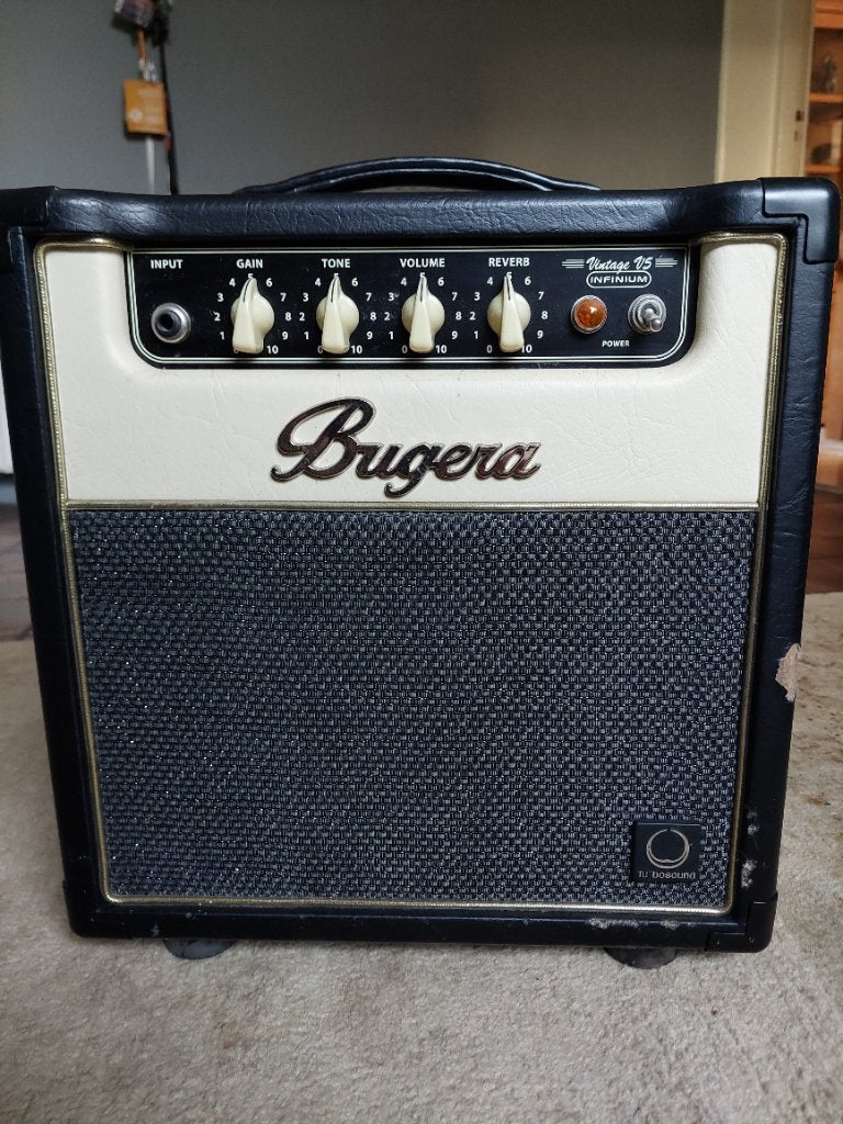 Te, koop, Bugera versterker., Muziek en Instrumenten, Snaarinstrumenten | Overige, Ophalen, Zo goed als nieuw, Overige typen