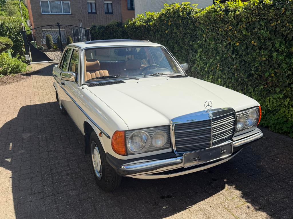 Mercedes-Benz W123 240D automaat, Autos, Cuir, Achat, Série 200, Carnet d'entretien