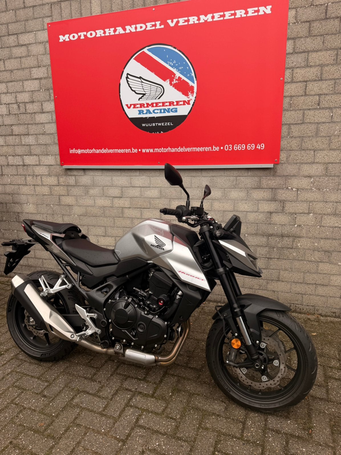 Honda CB750 Hornet, Bedrijf