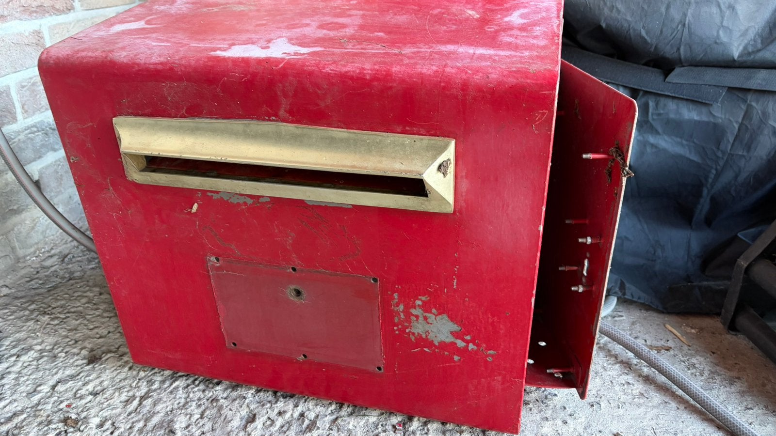 Boute aux lettres, Enlèvement, Utilisé
