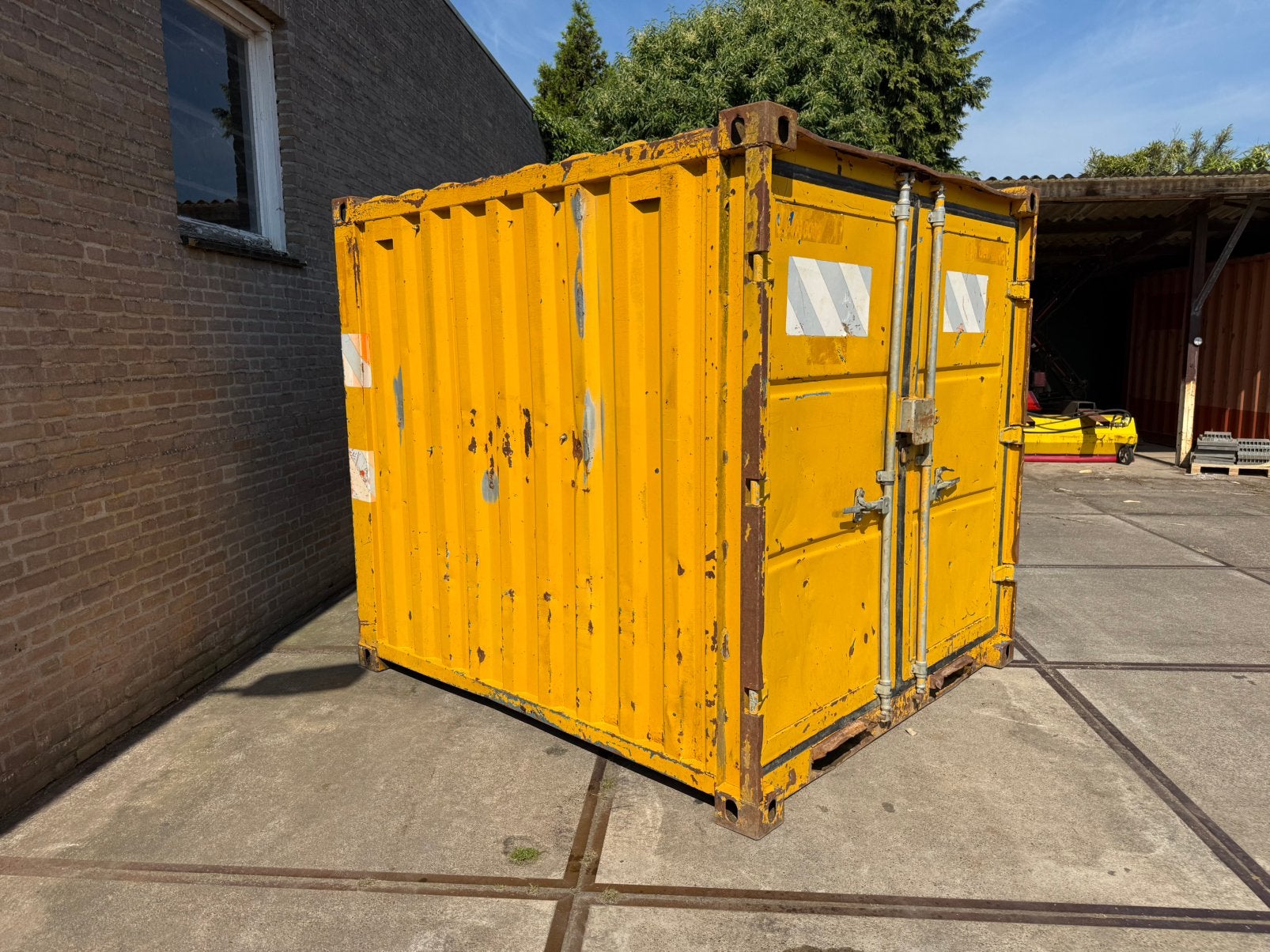 8ft 8voet container, Ophalen
