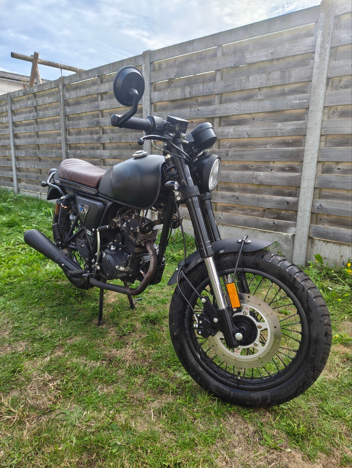 Archive Café Racer 50cc (noir, siège marron), 4 vitesses, Comme neuf, Classe B (45 km/h), Enlèvement