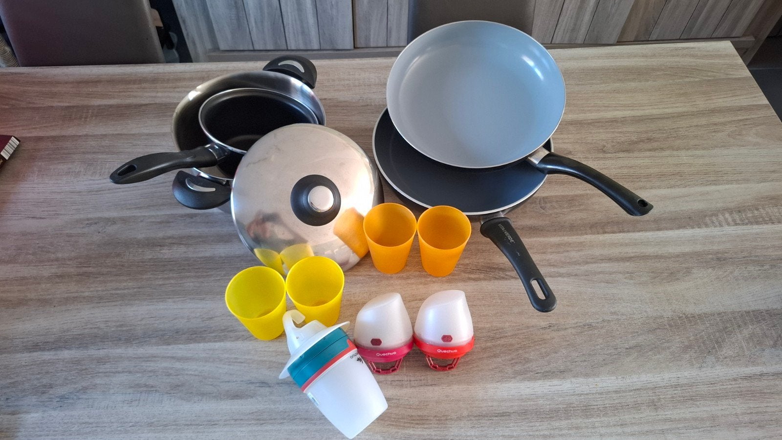 campingsetje inclusief potten, pannen, kampeerlichtjes, beke, Ophalen, Nieuw