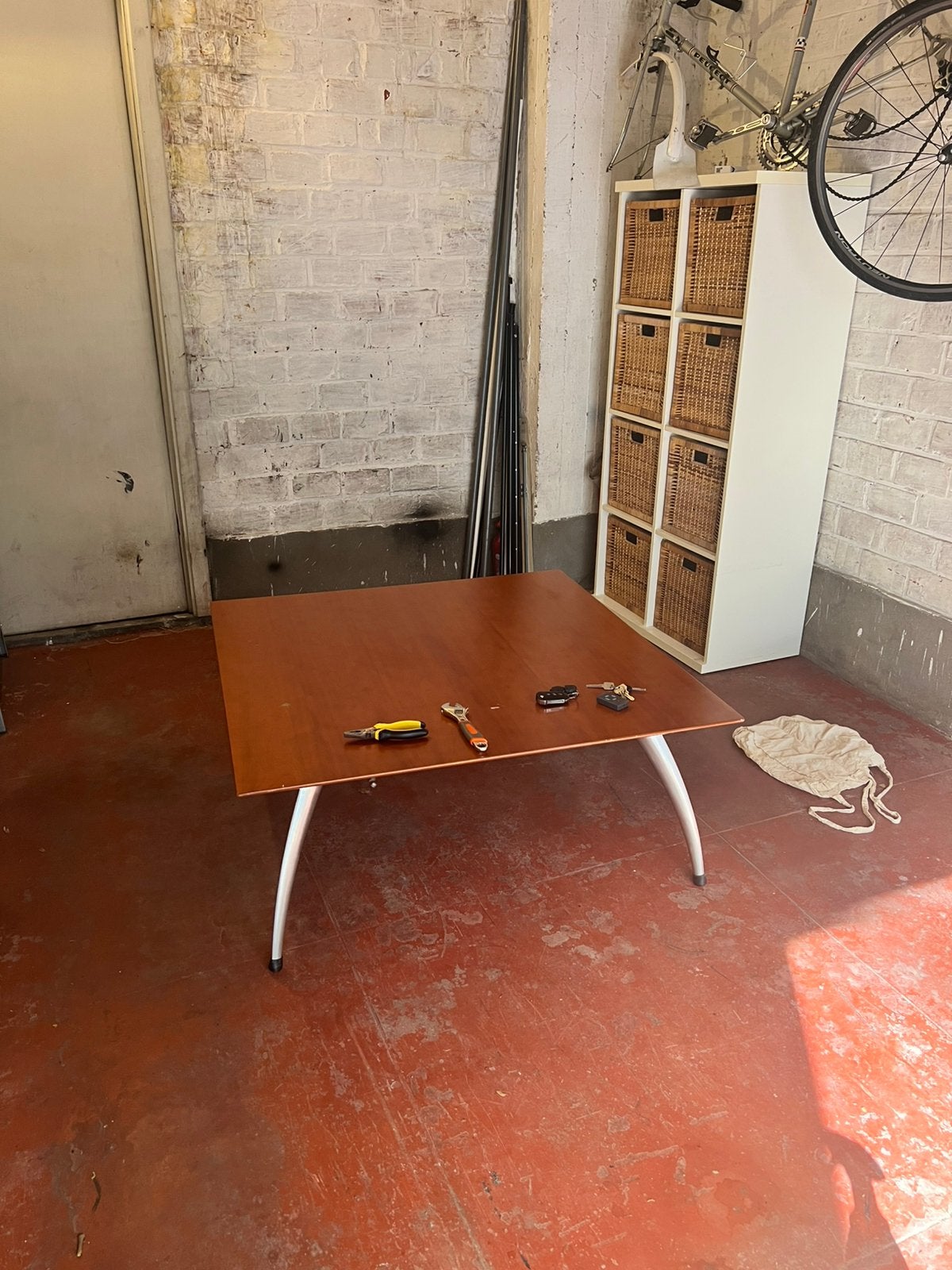 Marc Berthier ‘Tucano’ coffee table — Magis, Italy (1990s), Enlèvement