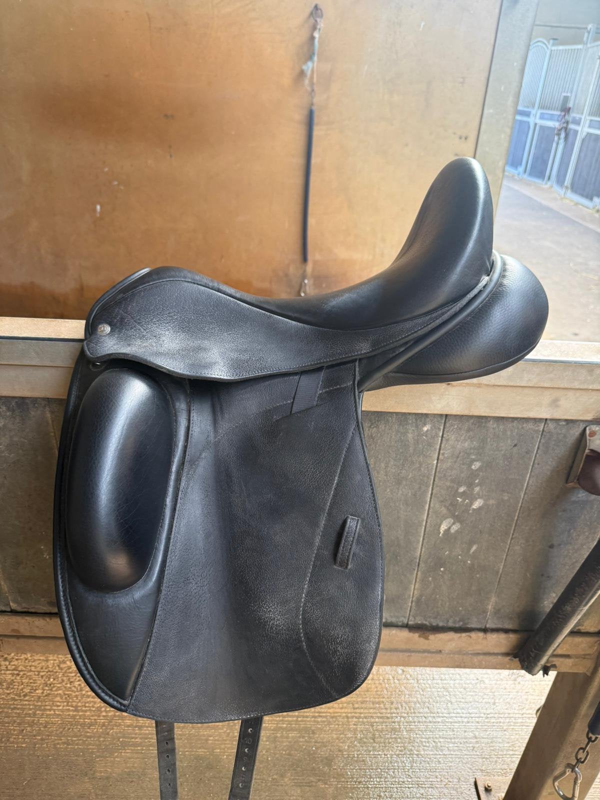 Custom icon flight 18 inch, Dieren en Toebehoren, Ophalen, Zachte zit, Dressuur, Diepe zit
