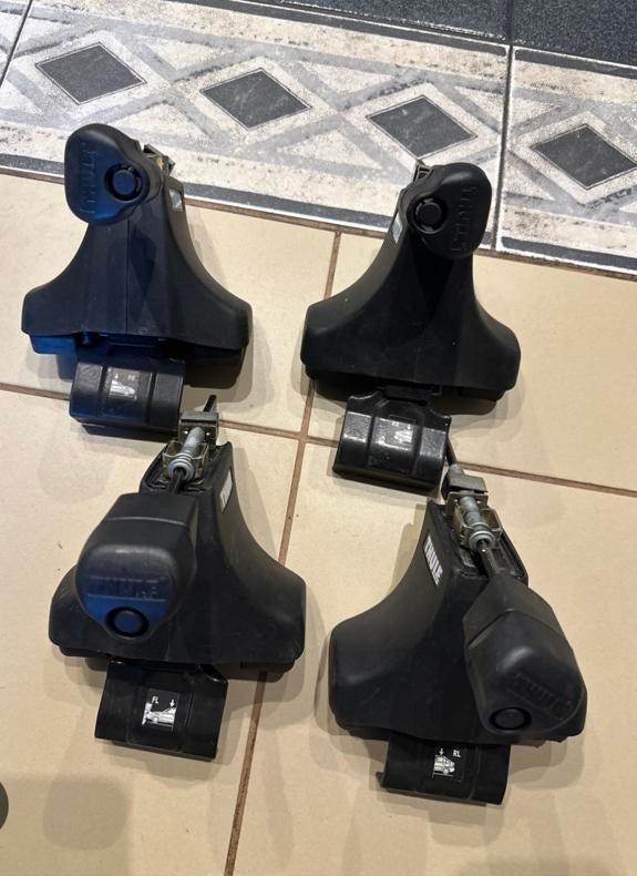 Pack 4 pieds de barres de toit Thule 750 Rapid System (754), Enlèvement