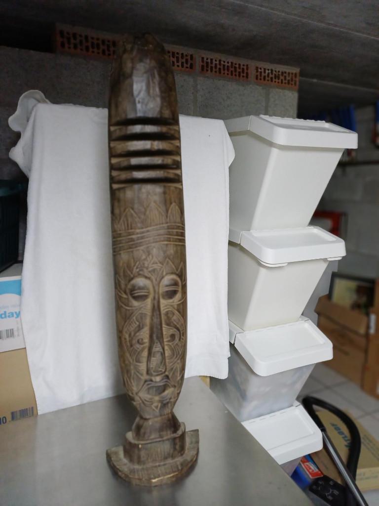 Indonesisch masker, Ophalen