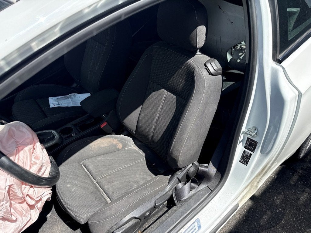 STOEL LINKS VOOR Opel Astra J GTC (PD2 / PF2), Gebruikt, Opel, Opel Automobile GmbH, Kontakt-opel@opel.com