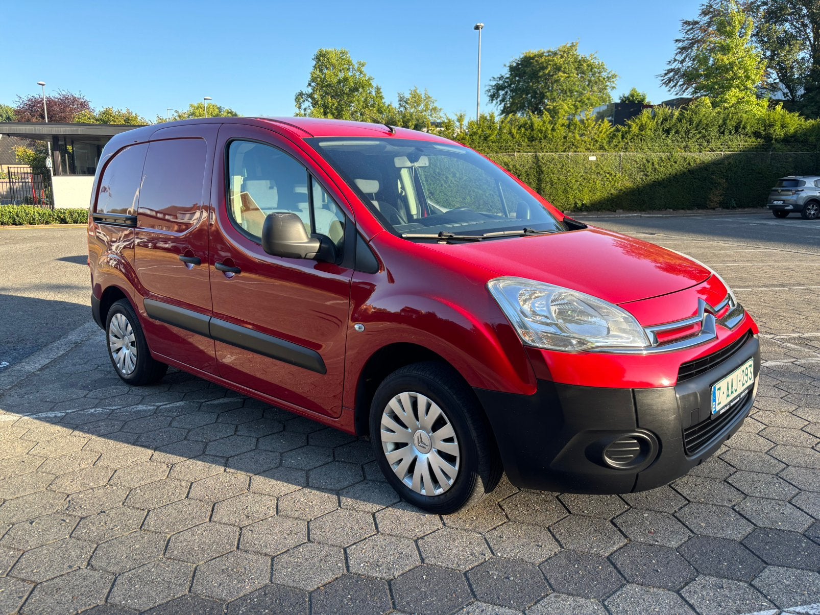 Zeer mooie Citroen Berlingo benz 3pl lichte vracht .40000 km, Auto's, Bestelwagens en Lichte vracht, Voorwielaandrijving, Stof