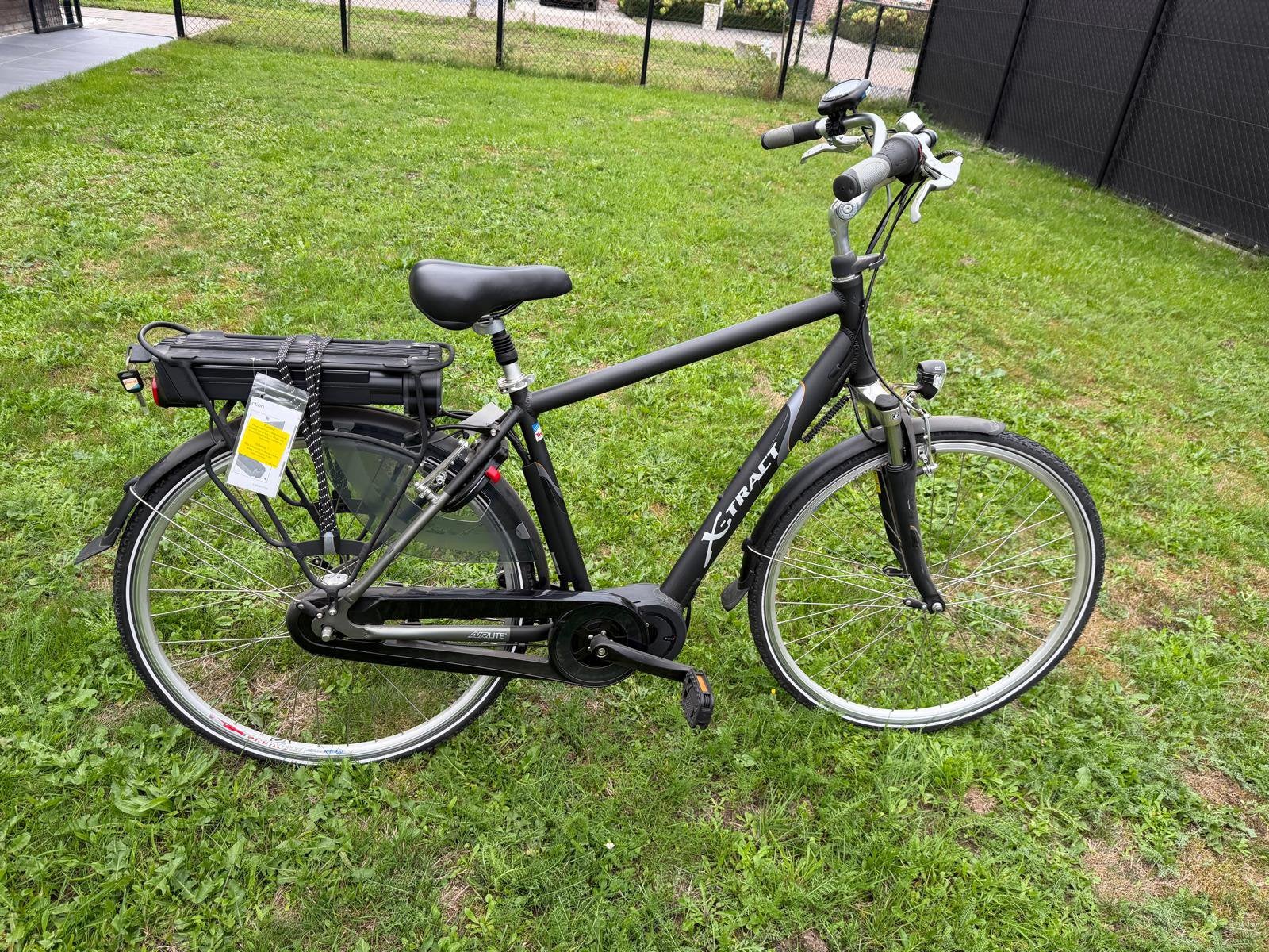 Elektrische herenfiets NIEUW, Fietsen en Brommers, Ophalen, Zo goed als nieuw