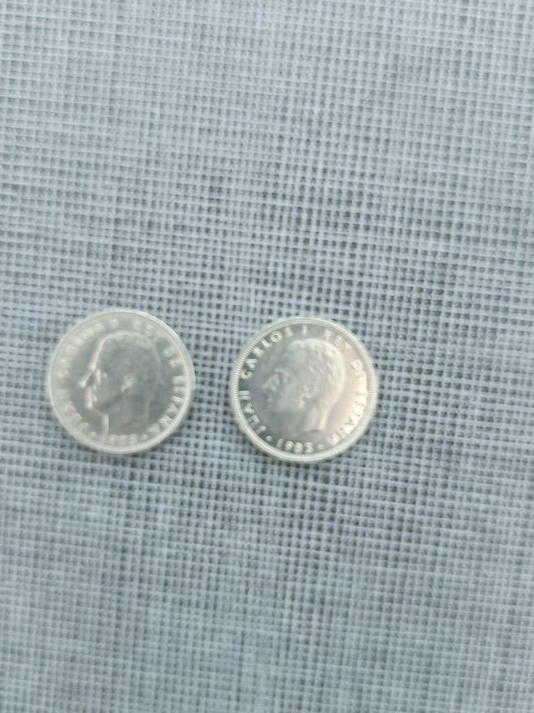 Spanje met munten 5 PTAS. Jaren: 1975 ( 2x ) + 1983 ( 1 )., Postzegels en Munten, Ophalen of Verzenden, Spanje, Overige waardes