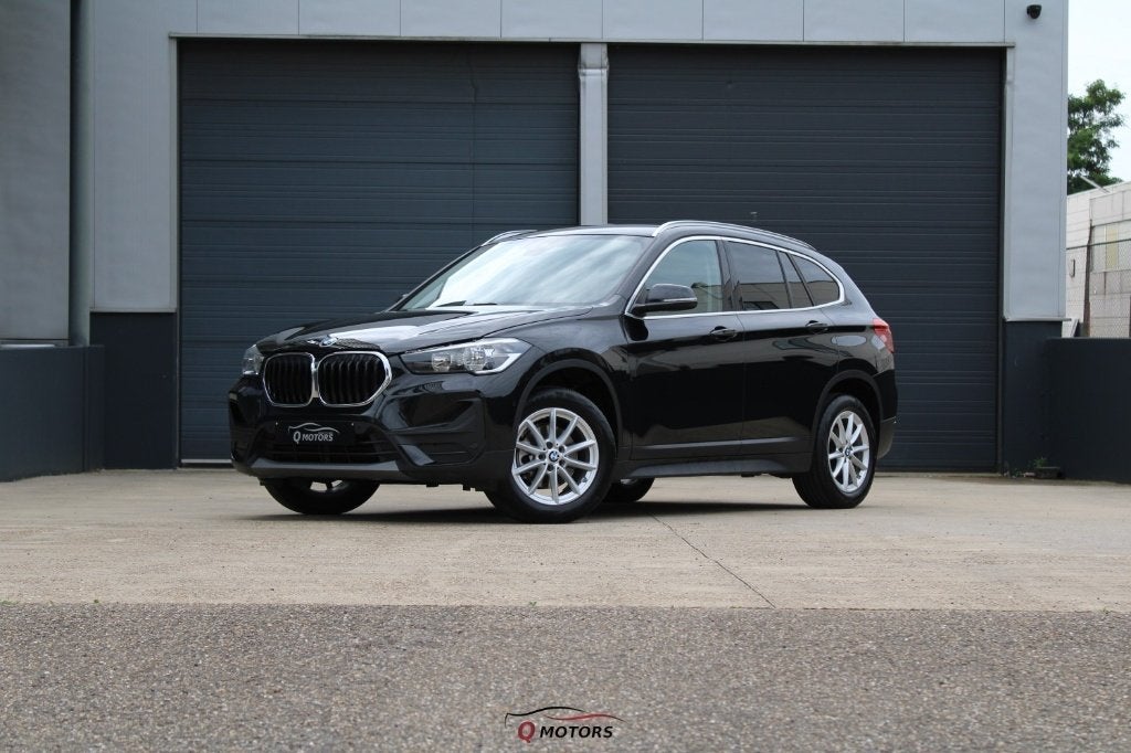 BMW X1 X1 1.5iA/CAMERA/CARPLAY/AUTOMAAT/LEDER, Autos, BMW, Achat, Entreprise, Entretenue par le concessionnaire, Noir