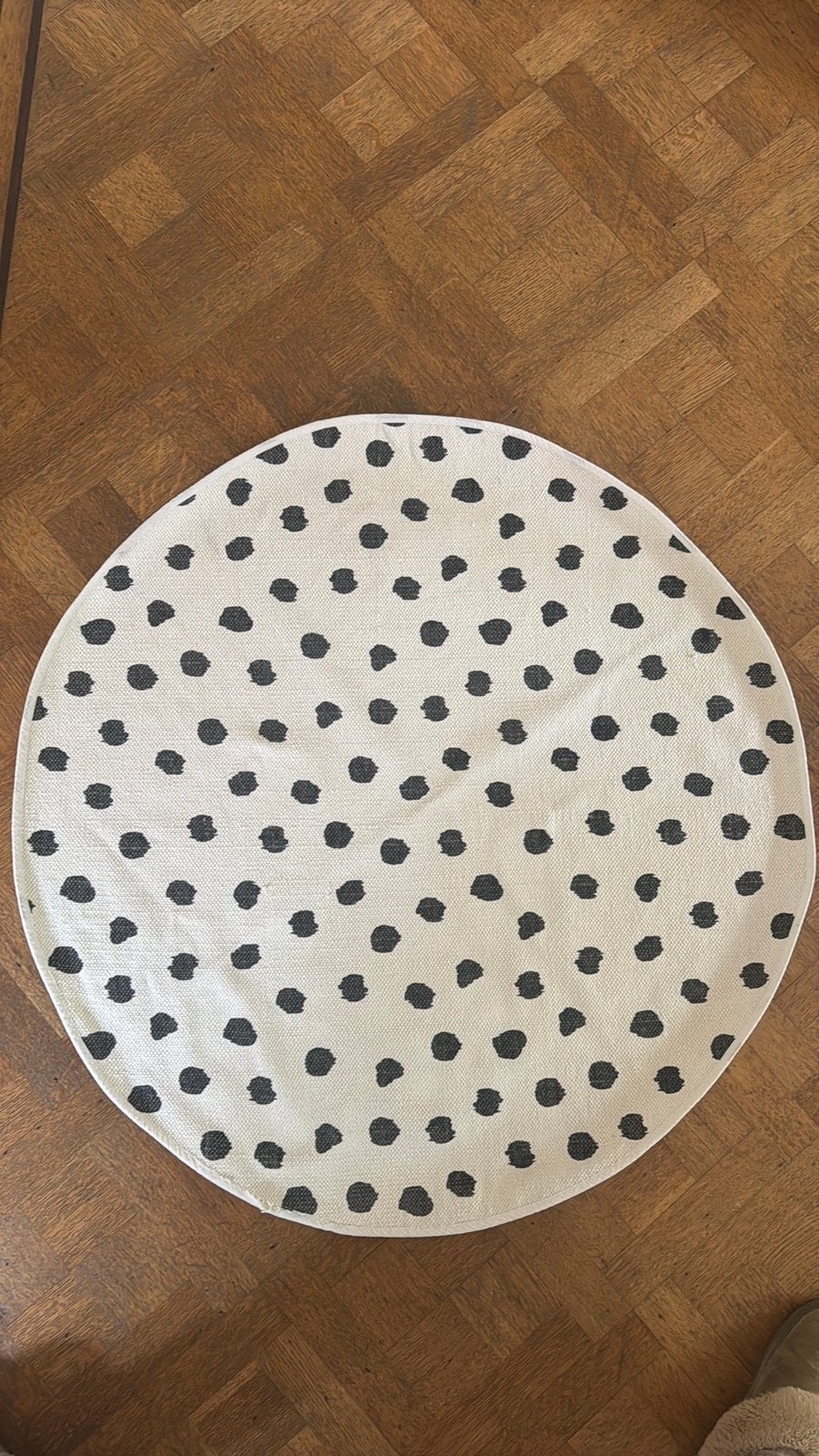 Rond vloertapijt zwarte stippen/ecru, H&M, perfecte staat, Huis en Inrichting, Stoffering | Tapijten en Vloerkleden, Ophalen, Zo goed als nieuw