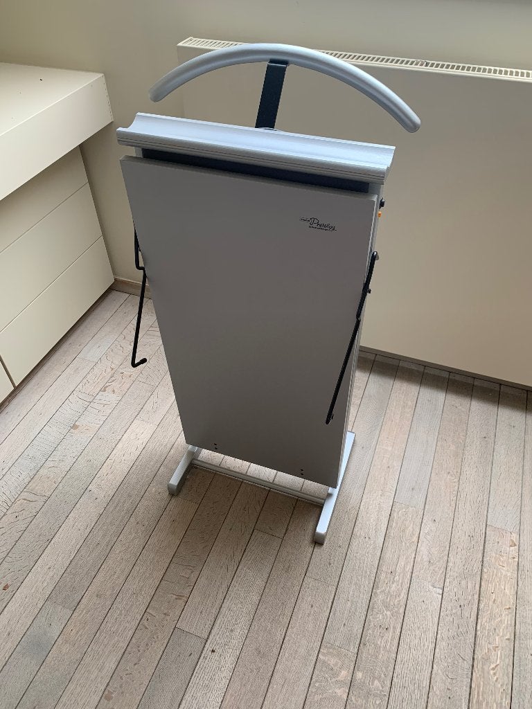 Kleerhanger, Ophalen, Zo goed als nieuw
