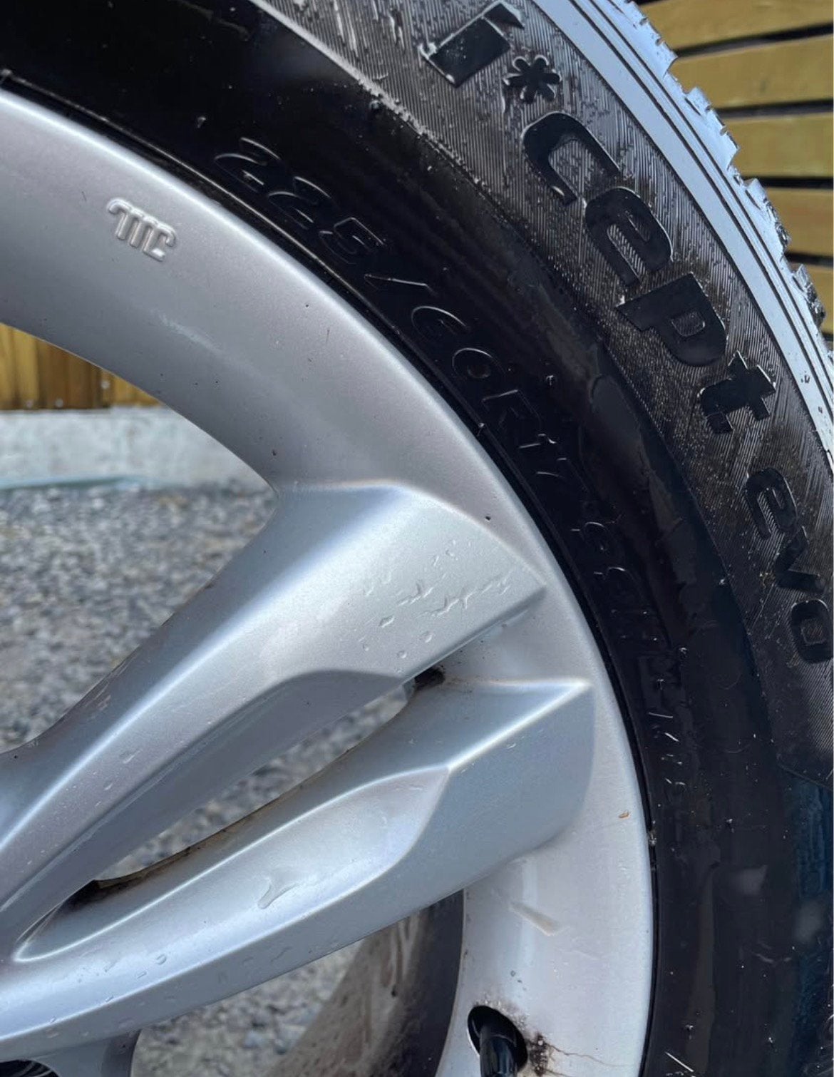 Lot de 4 pneus hiver Hankook Hyundai Tucson jantes alu, Autos : Pièces & Accessoires, Enlèvement, Pneus hiver, Pneu(s)
