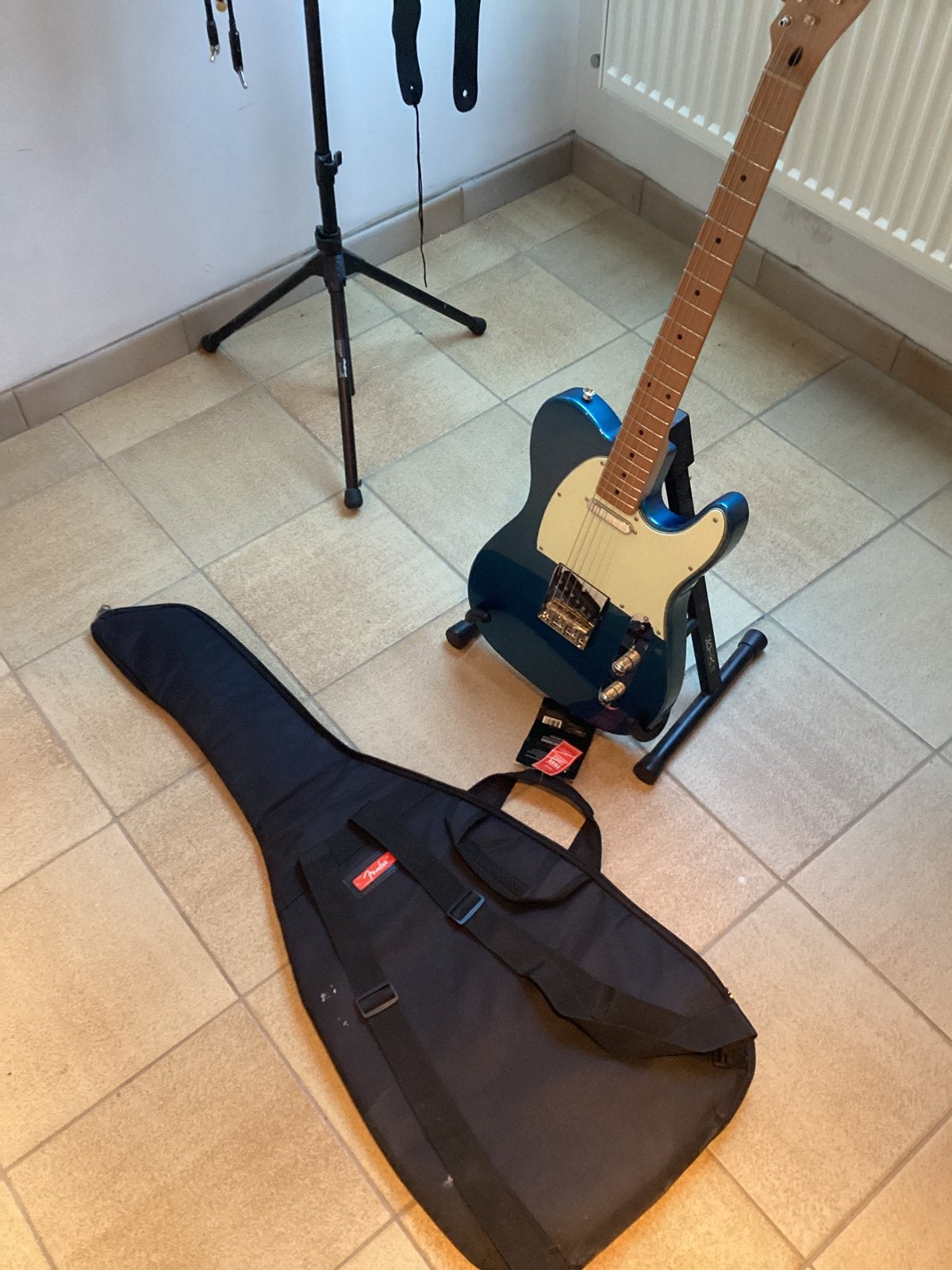 H.B telecaster, fender hoes, Fender10 G frontman en riem, Muziek en Instrumenten, Ophalen, Zo goed als nieuw, Fender