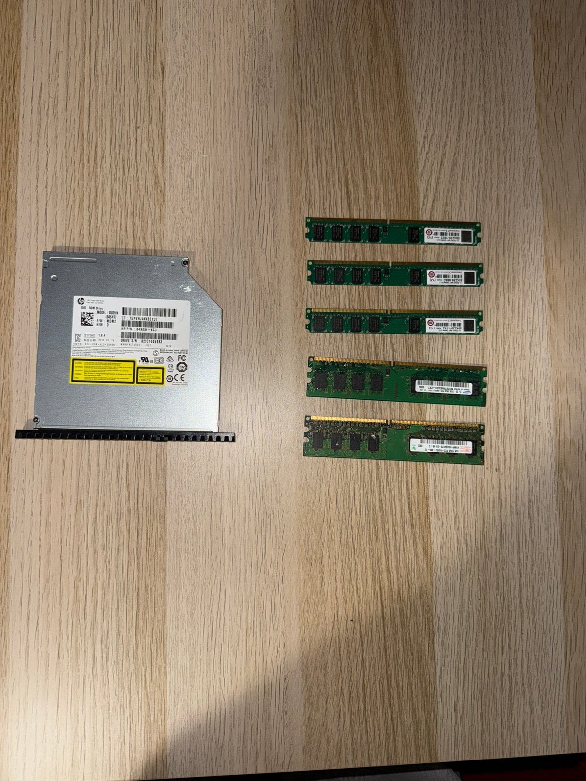 Lot de barrettes RAM PC + lecteur DVD HP, Informatique & Logiciels, Enlèvement, Comme neuf