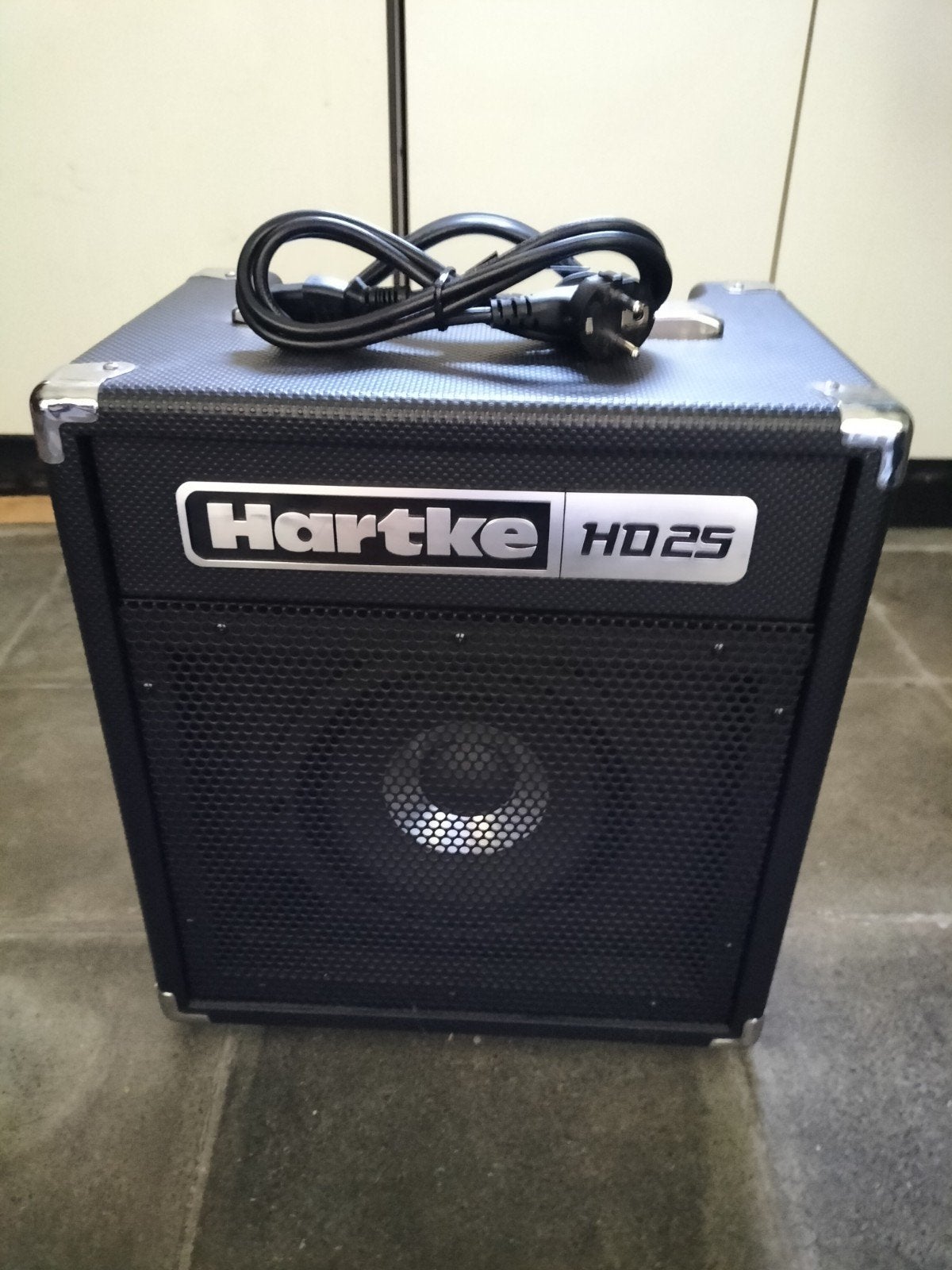 versterker  elektrische basgitaar Hartke hd25, Ophalen, Zo goed als nieuw, Basgitaar, Minder dan 50 watt