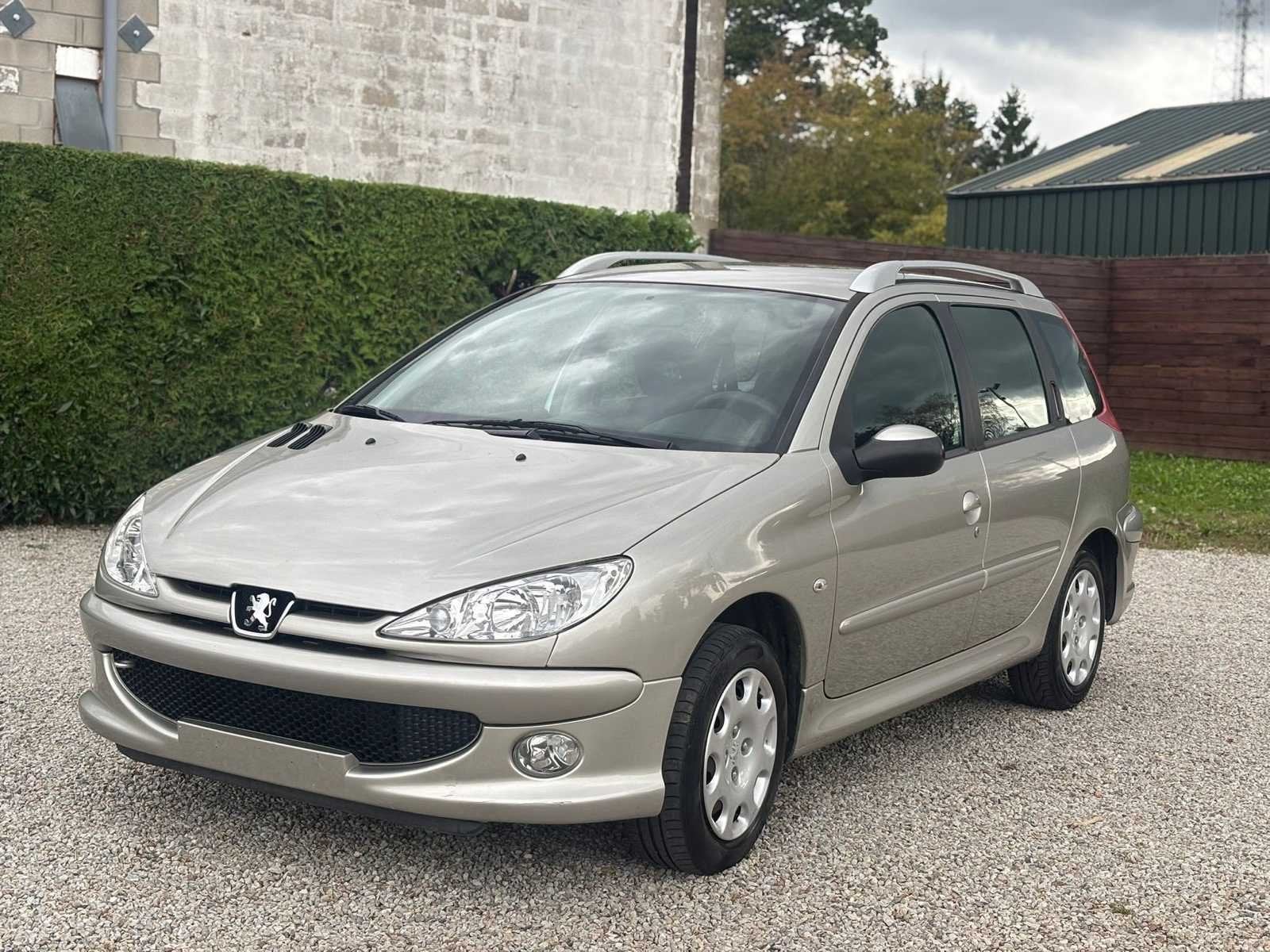 2006 Peugeot 206 Voiture 1.4i Essence 75 ch – 102 700 km, Autos, Achat, Entreprise, Autres carburants, Autre carrosserie