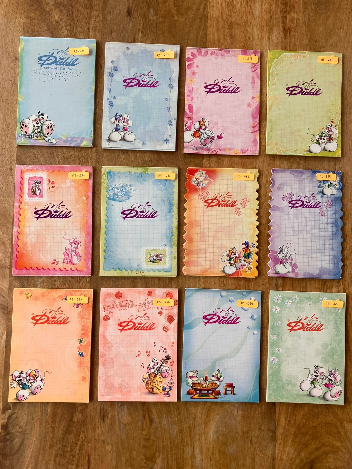 Diddl - Set van 26 A5 blaadjes, Ophalen of Verzenden, Diddl, Zo goed als nieuw