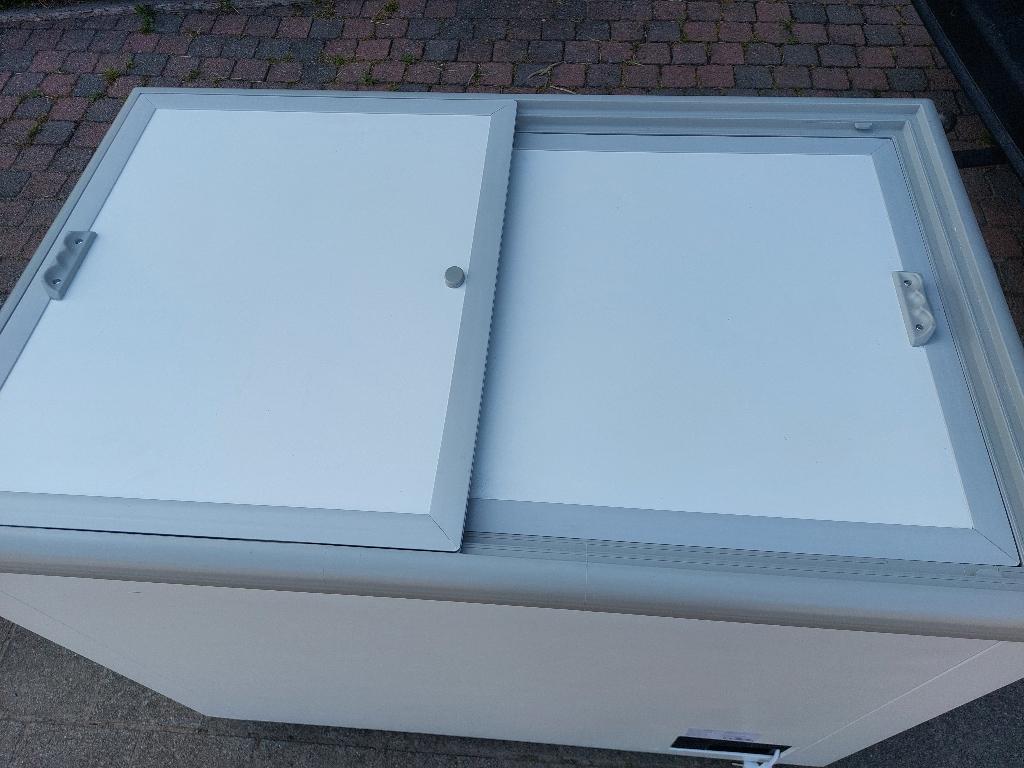 bakfrigo / drankenfrigo te huur, Ophalen, Zo goed als nieuw, Feestartikel