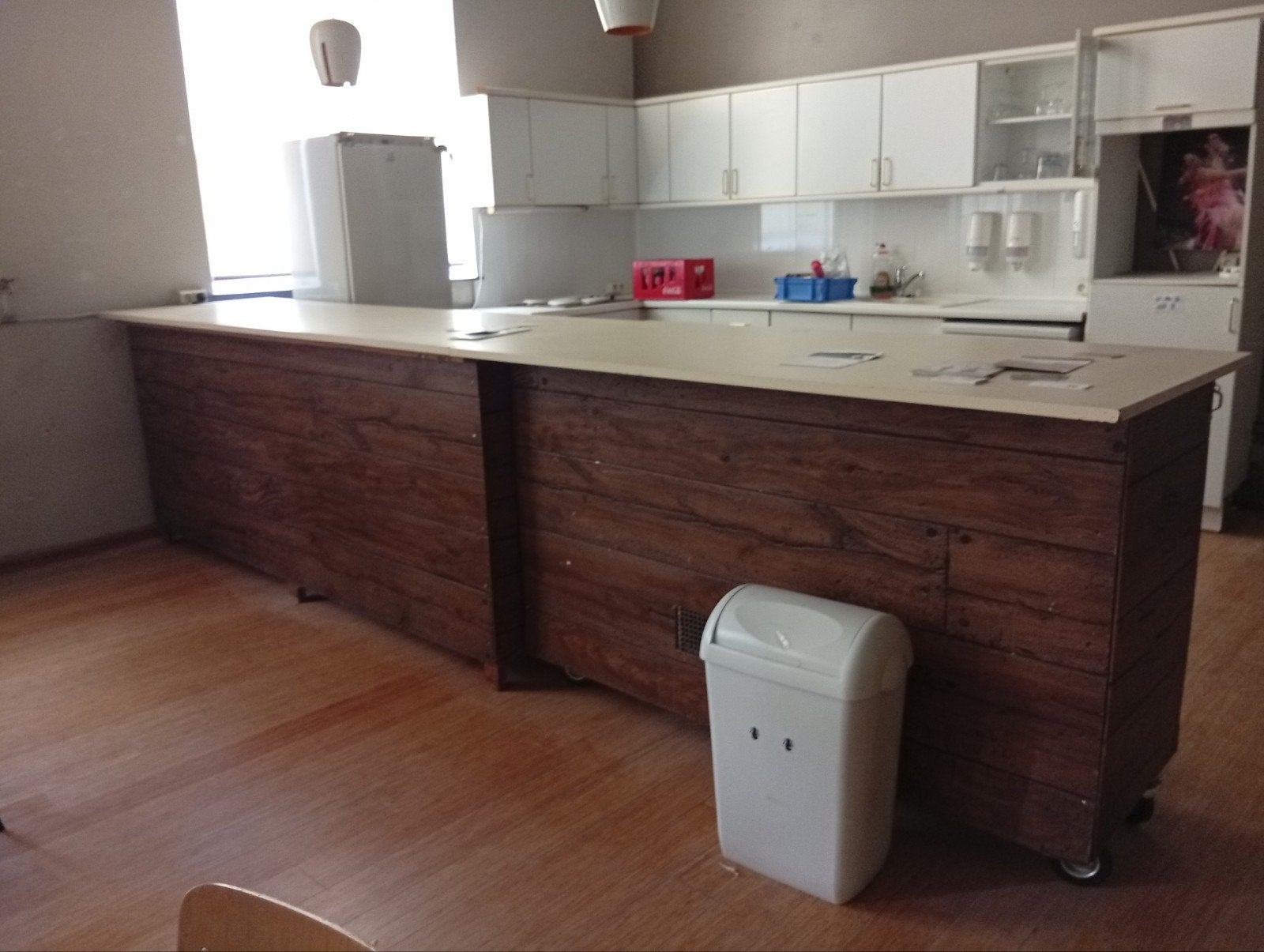 Toog met 2 deuren, Huis en Inrichting, Barren, Ophalen