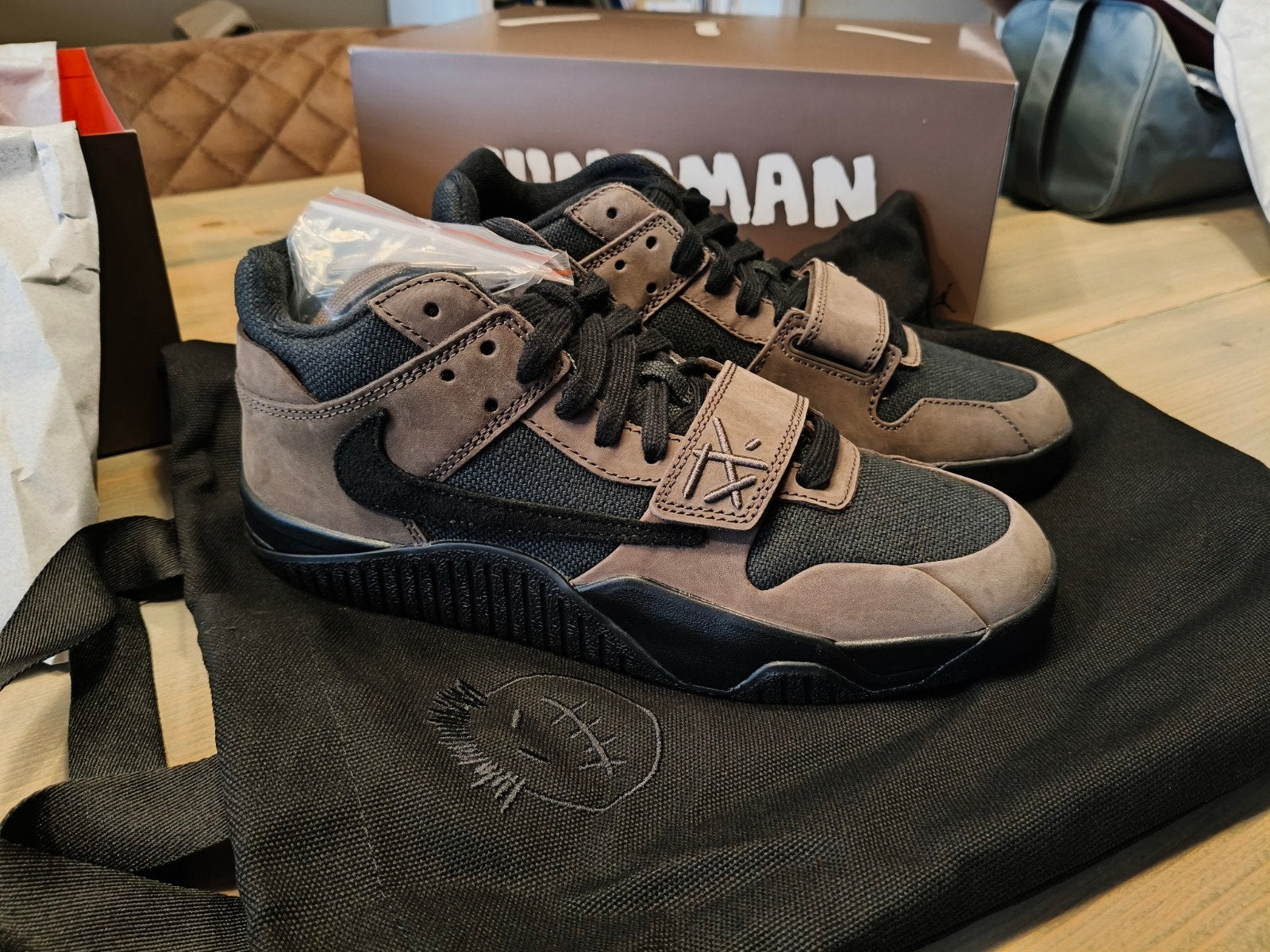 Travis scott dark mocha, Kleding | Heren, Schoenen, Bruin, Nike, Nieuw, Ophalen of Verzenden