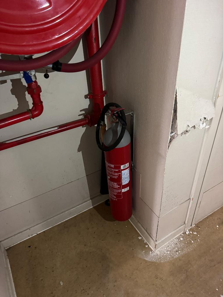 Blusapparaten en brandhaspels, Ophalen, Gebruikt, Brandblusser