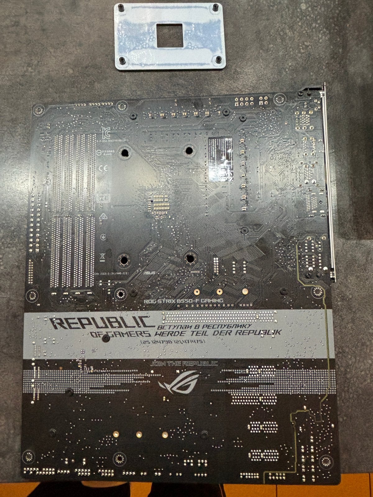 Carte-mère ASUS ROG B550-F Gaming V1 (défectueuse), Informatique & Logiciels, Cartes mères, Enlèvement, Utilisé, AMD, DDR4