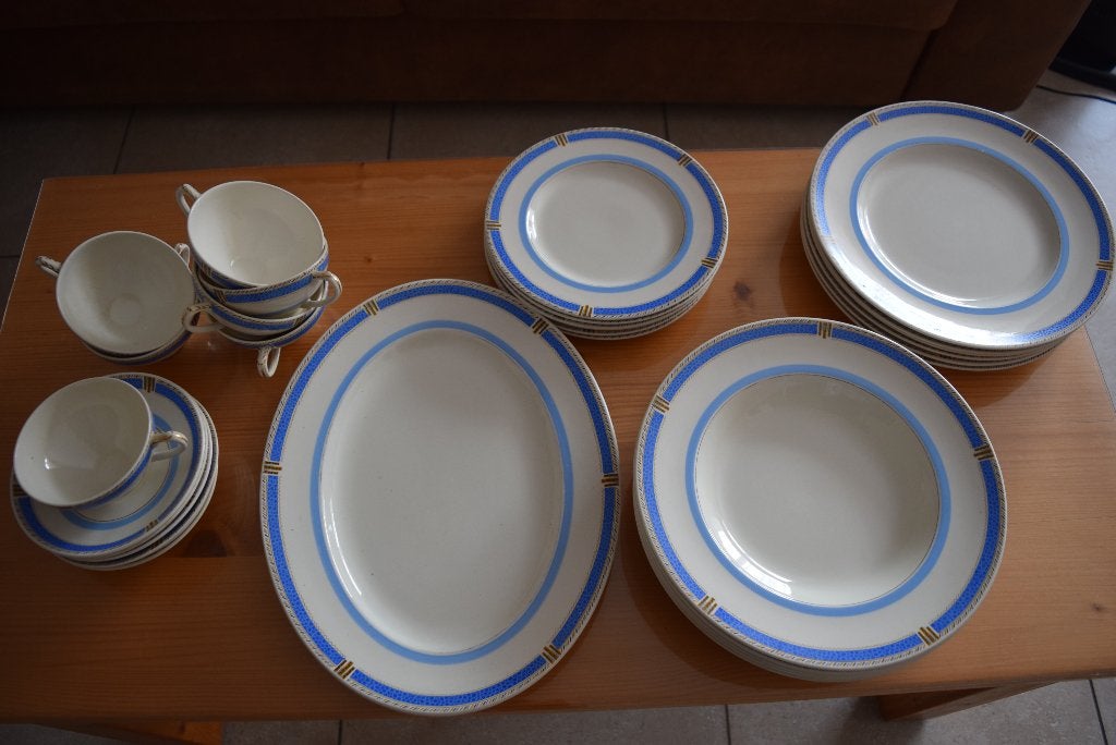 Service en porcelaine blanc, bleu, doré, Service complet, Vintage, Enlèvement, Utilisé