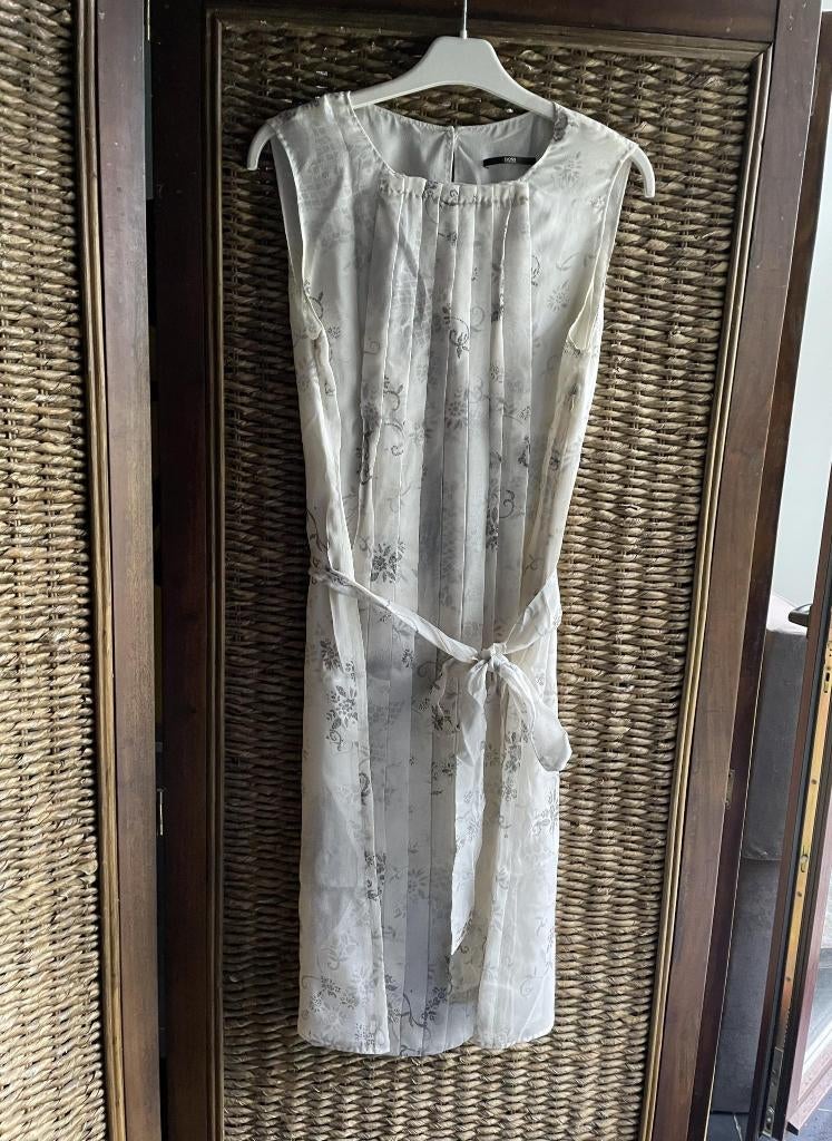 Robe d'été Hugo Boss, Enlèvement ou Envoi, Taille 36 (S), Comme neuf, Longueur genou