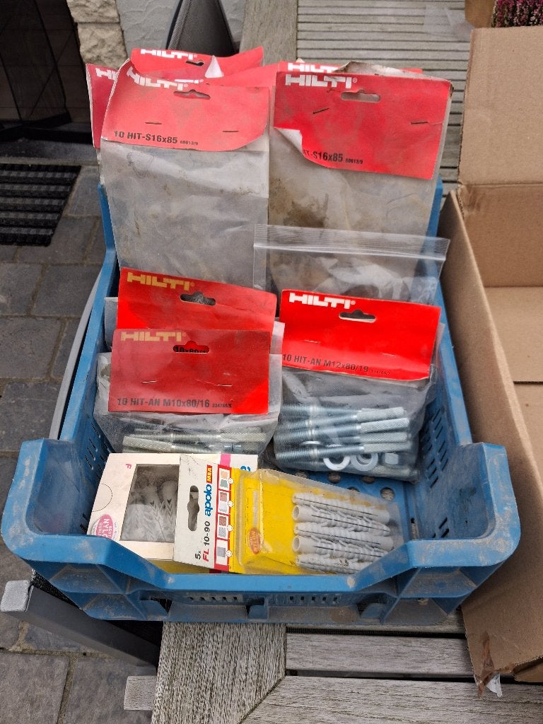 Lot de fixations Hilti, Enlèvement ou Envoi, Neuf, Chevilles