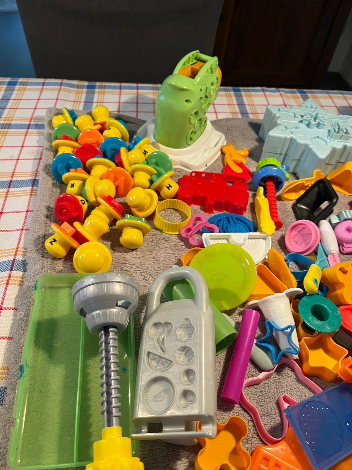 Play Doh - tal van vormpjes/figuurtjes voor klei, Ophalen, Zo goed als nieuw