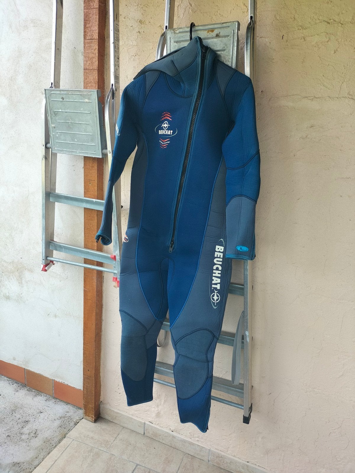 Combinaison de plongée Beuchat, Sports nautiques & Bateaux, Plongée, Enlèvement ou Envoi, Combinaison de plongée