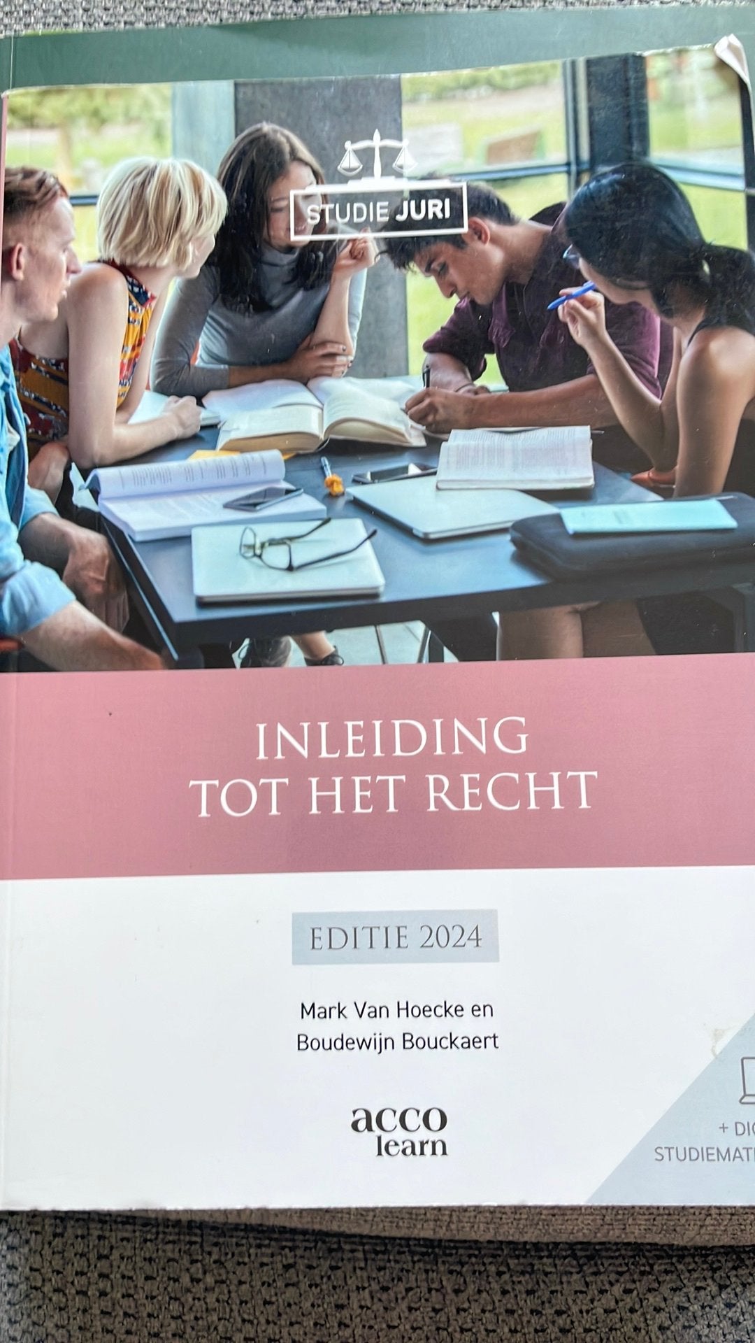 Inleiding tot het recht. Editie 2024, Ophalen
