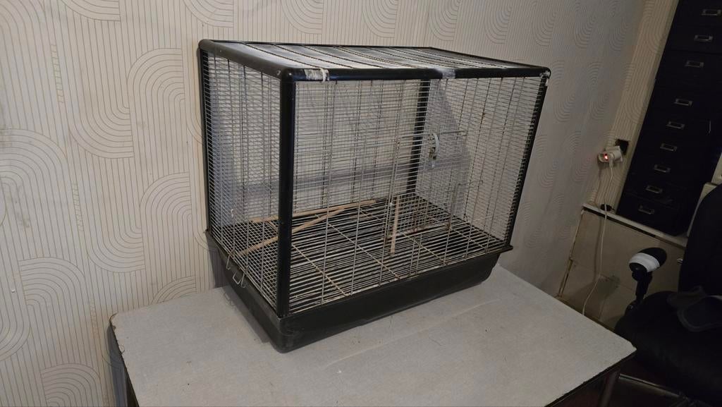 Zeer mooie grote vogelkooi, afmetingen 80 cm x 60 cm, Ophalen of Verzenden