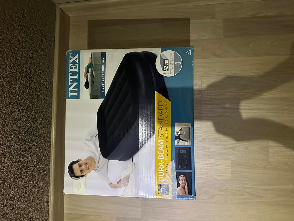 INTEX 1 persoons luchtmatras, Ophalen, Zo goed als nieuw, 1-persoons