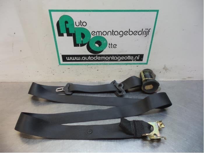 Ceinture de sécurité arrière droite d'un Mercedes CLK (CL, Autos : Pièces & Accessoires, Habitacle & Garnissage, Mercedes-Benz
