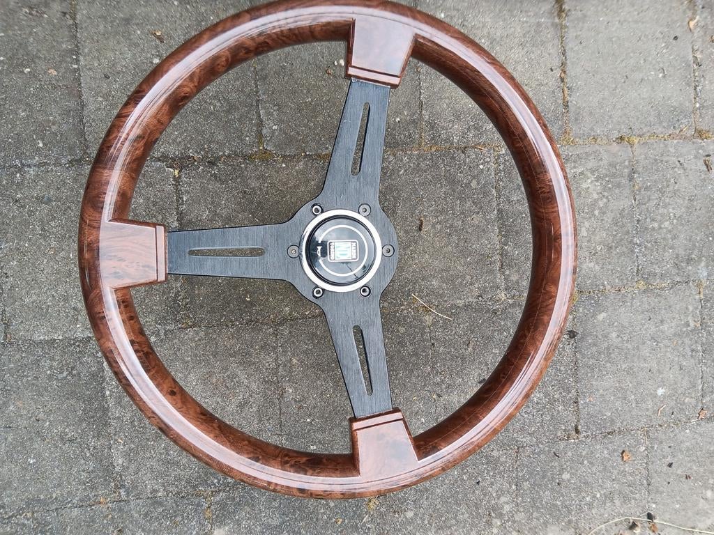 Volant TORINO Nardi ,nouveau, Autos : Pièces & Accessoires, Commande, Enlèvement ou Envoi