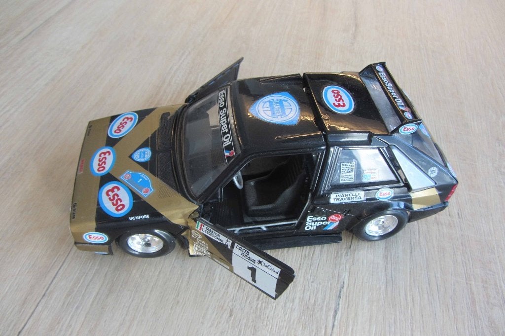 Modelauto Lacia Delta S4 schaal 1:24, Enlèvement ou Envoi, Comme neuf, Voiture, Burago