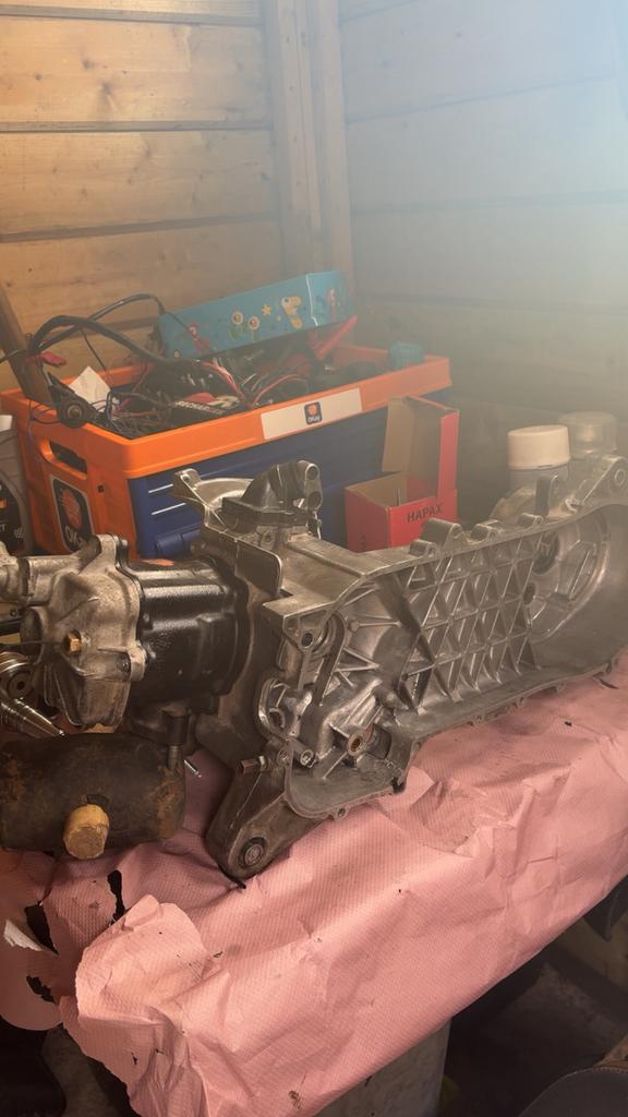 125cc piaggio hexagon, Fietsen en Brommers, Ophalen, Zo goed als nieuw, Blok