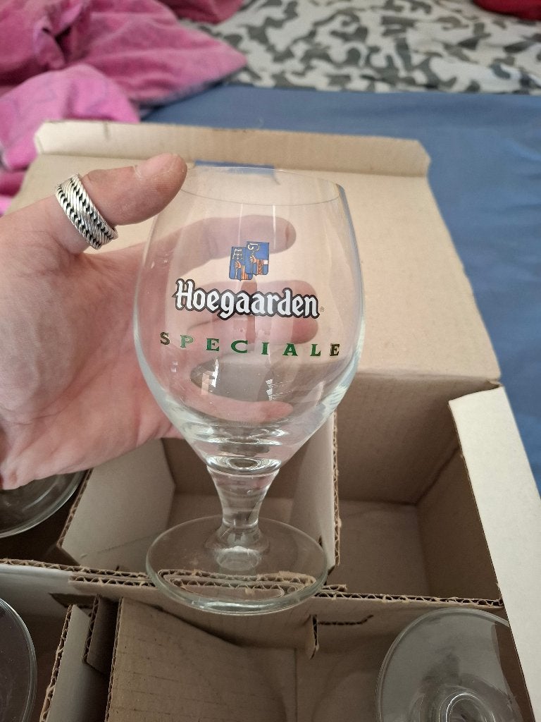 4 hoegaarden speciale glazen, Ophalen of Verzenden, Nieuw, Glas of Glazen, Overige merken