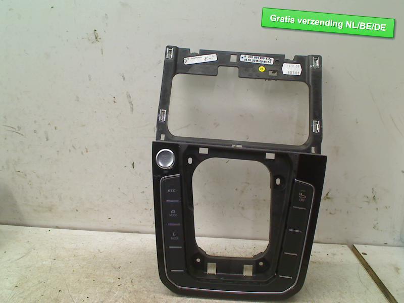 MIDDENCONSOLE Volkswagen Passat Variant (3G5) (3G1864263), Gebruikt, De Bloemendaal 21 21
5221 EB  'S HERTOGENBOSCH, NL, Info@123Parts.nl