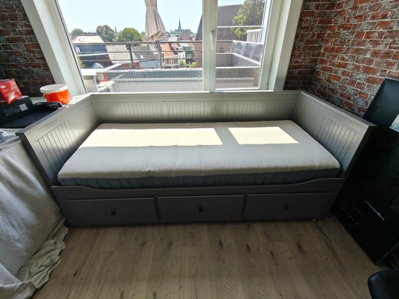 Le lit d'Hemne, Gris, Comme neuf, 200 cm, Deux personnes