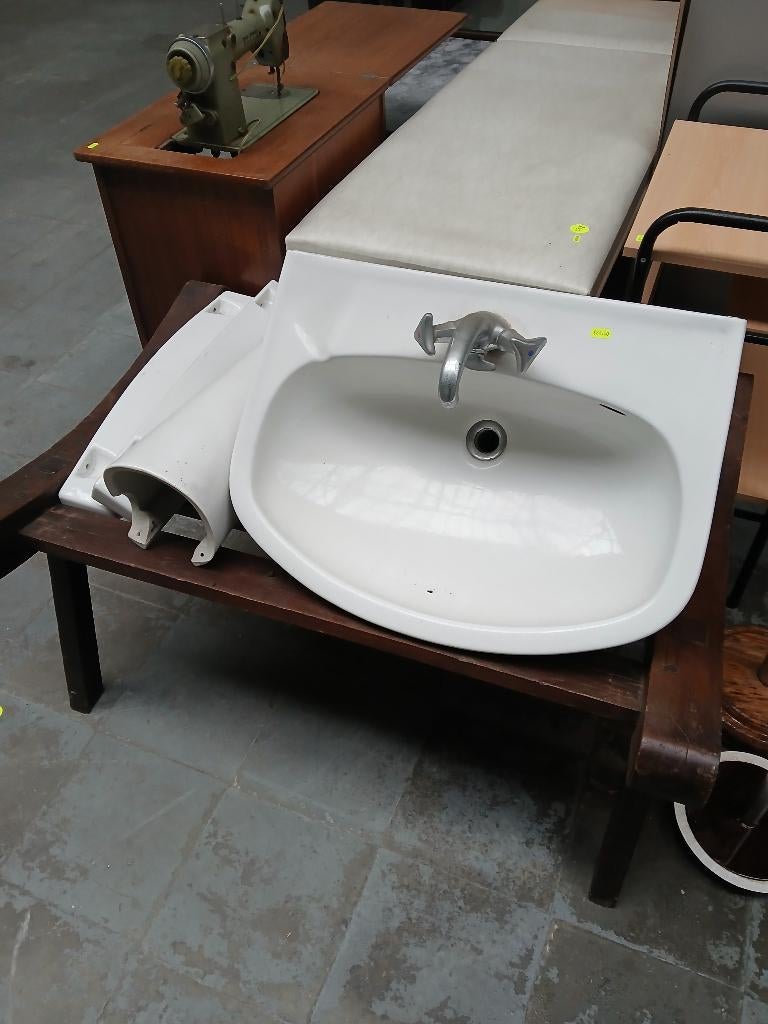 Oude lavabo, Ophalen, Gebruikt, Steen, Wastafel