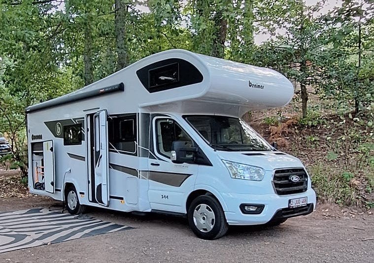 Nearly new - Alkoof Benimar Cocoon 344 - (2026) - 3500km, Automaat, Alkoof, Hordeur, Ford