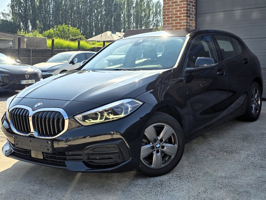 BMW 116D Automaat - 2023 - 48.000 KM - FULL LED, LED verlichting, Zwart, 5 deurs, Te koop