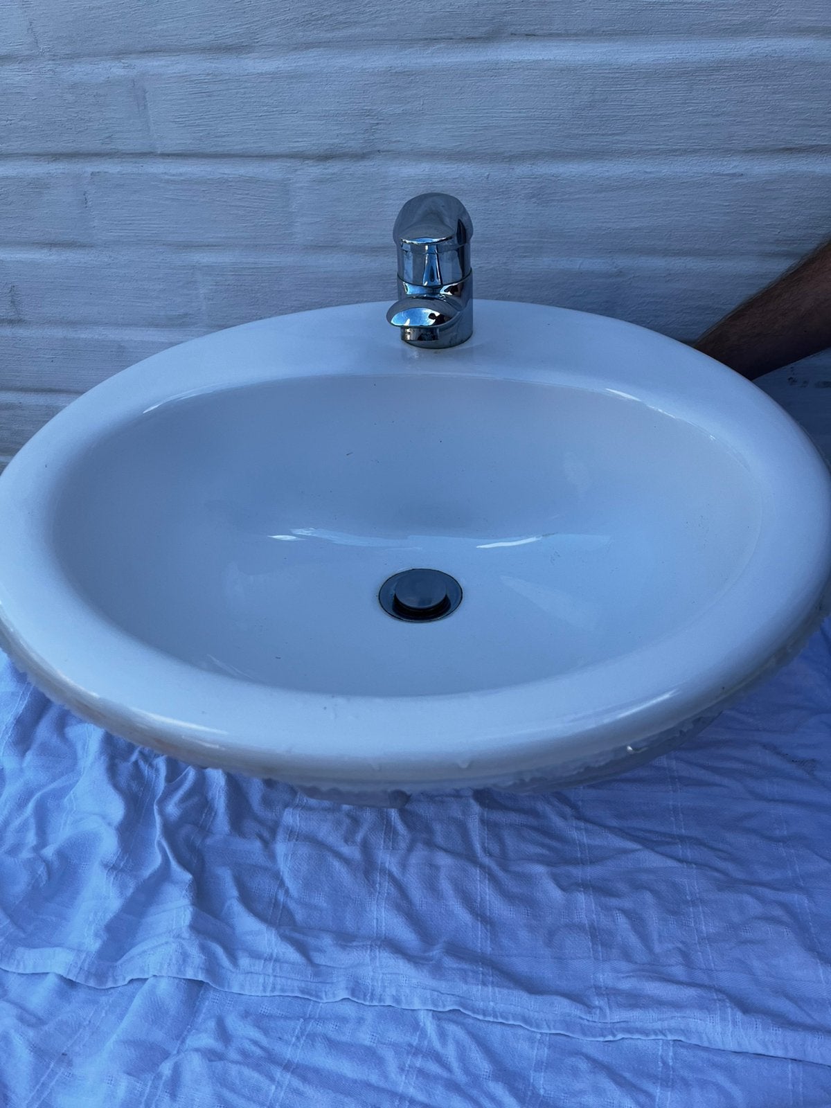 Lavabo met kraan (twee identieke), Enlèvement, Utilisé, Lavabo ou Évier